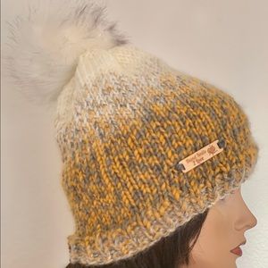 Hand Knits 2 Love Beanie Hat Cap Ombre Pom Pom Hip